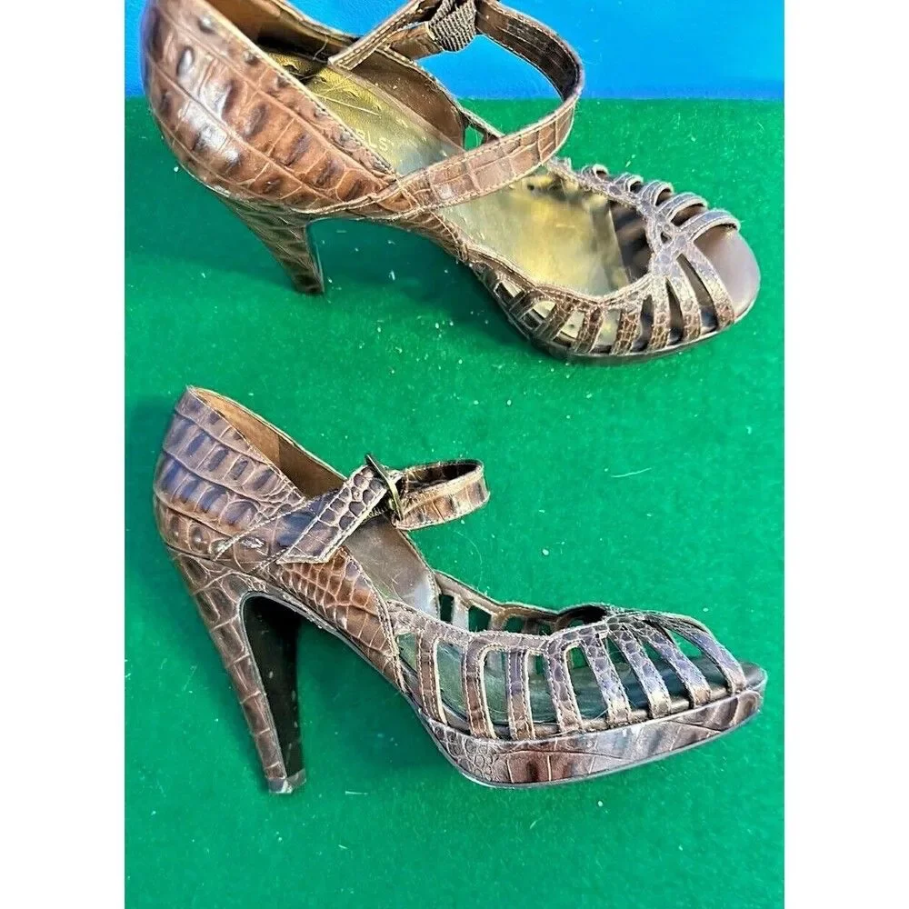 BCBGirls 7.5 Croc Embossed Leather Mary Jane Peep Toe Heels Shoes